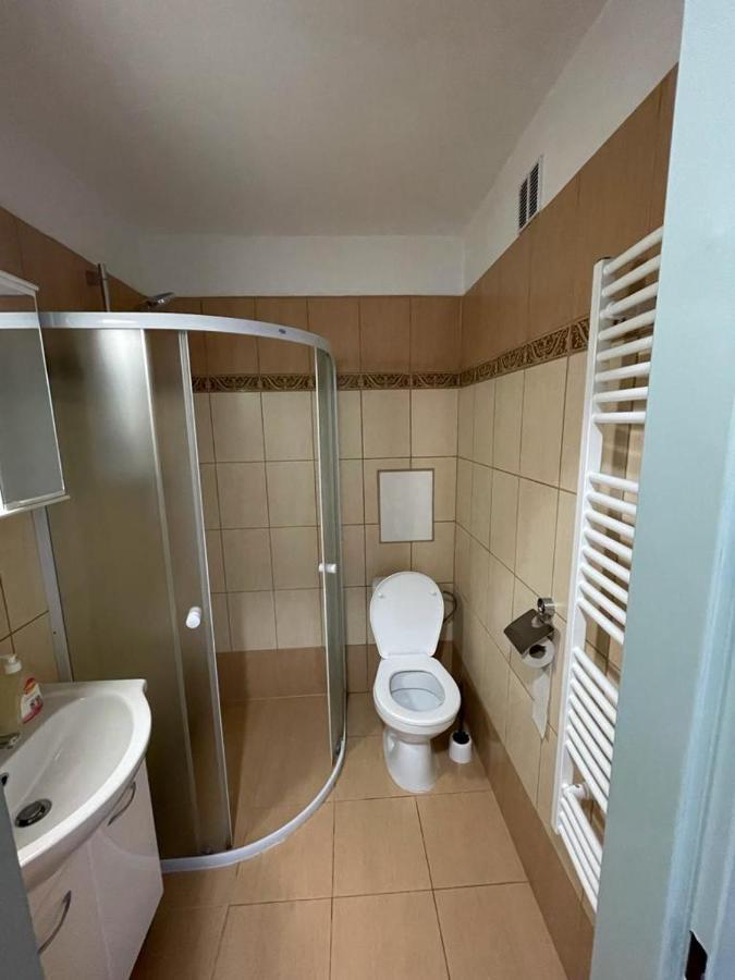 - Skolni Apartment Chomutov