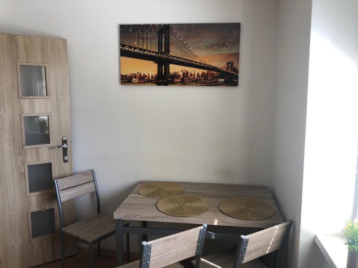 - Skolni Apartment *